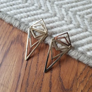  - Örhängen, bra skick! Frakt betalas av köparen 