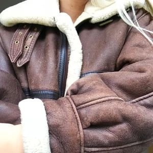  - Denna asss fräcka jackan från 80-talet, äkta pälsmocka. Varm och skön nu till vintern! 💛