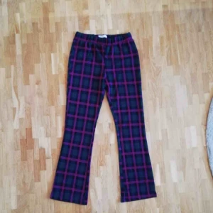  - Rutiga byxor från Urban Outfitters. Nyskick!