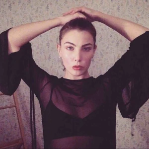  - ✨🕸 Fin transparent topp me vida knytarmar 🕸✨ Supersnyggt me en topp/bh me detaljer under 🤤Endast använd en gång.  Frakt tillkommer om den ej kan hämtas 😘