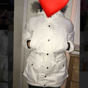  - Everest vinterjacka lång, med päls. Fint skick. Strl S!