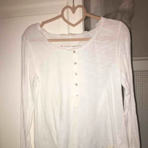 - Ny odd molly tröja, nypris 900