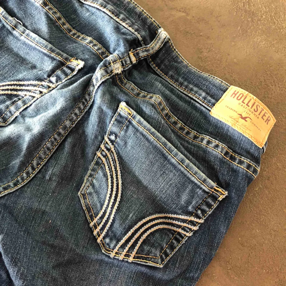 Hollister Jeans i storlek W 23 L 29. . Jeans & Byxor.