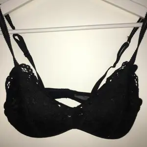 Superfin och behaglig bralette ifrån H&M, använd en gång men den är tyvärr för liten för mig. Vid snabb affär 50kr