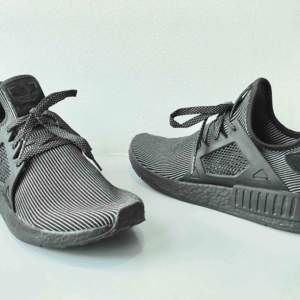 Adidas NMD XR1, primeknit Core black  Skick 9,5/10  Välvårdade sneakers endast använda ett fåtal gånger. Sålde slut direkt vid lanseringen. Nypris 1500kr   Möts upp eller skickas, tyvärr ej i original kartong. Köparen står för frakt. Swish betalning