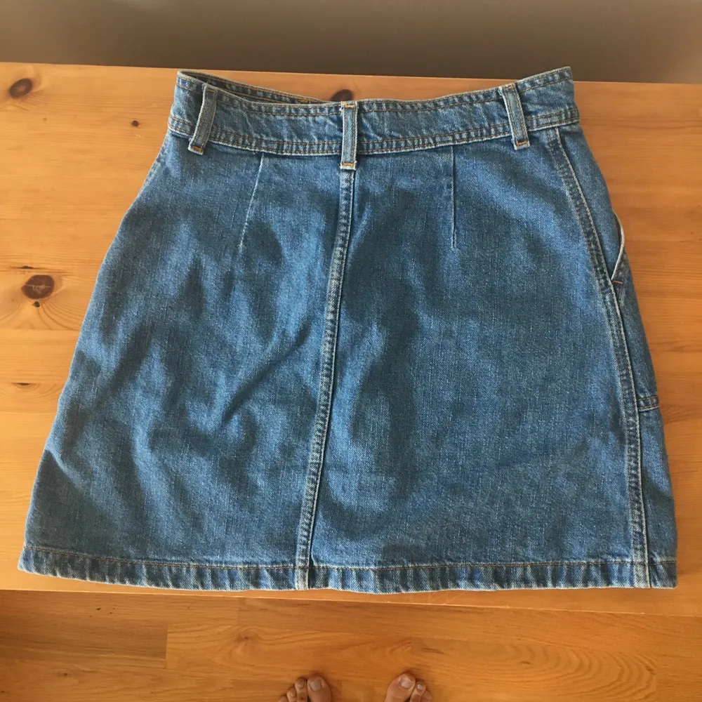 Hög jeans kjol. Kjolar.