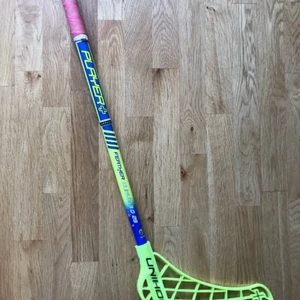  - Unihoc klubba  Längd 96 Flex 32 Curve 3,0 