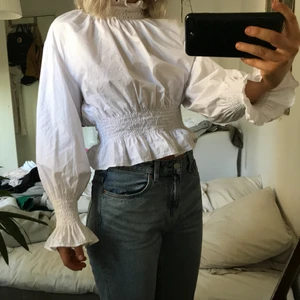  - Superfin blus från h&m i storlek 38. Jättefint skick 