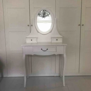  - Så söt o fin vintage sminkbord som jag nu måste sälja pga. Flytt.    Ord. Pris 1000