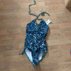  - Ny baddräkt med prislapp på💋