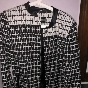  - En cool jacka från Oasis! Frakt tillkommer