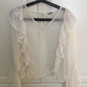  - Blus köpt i USA på Charlotte Russe. Stl m och oanvänd med prislapp kvar