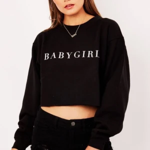  - Superfin aldrig använd tröja med texten babygirl. Nypris:300🌸 Köparen står för frakten!