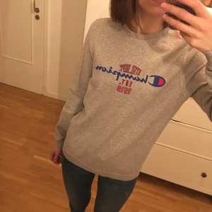  - Championtröja. Köpt på barnavdelningen men passar mig som är storlek XS-S och 170cm lång. Men skulle säga att den passar mer åt XS. 