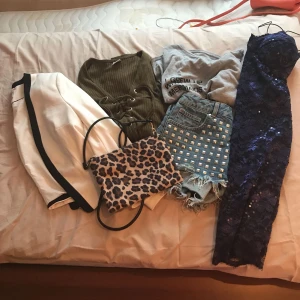  - Olika plagg 30 kr styck aldrig använt. 150 för allt!  