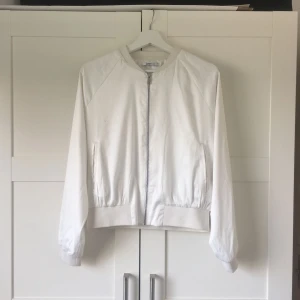  - Only worn twice, very good condition 