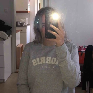  - Säljer denna Morris tröja då den endast har varit buren ett par fåtal gånger, därav att den inte är min stil längre. Frakt ingår och priset kan diskuteras!! 