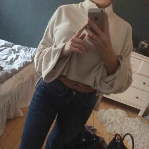  - Mjukt härligt varmt material! Pris kan diskuteras