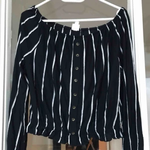  - Offshoulder oanvänd