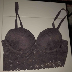  - Säljer då den är för liten för mig.  Katt finns i hemmet! Kan fraktas men du själv står för frakten 35 kr!