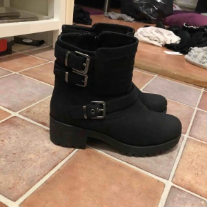  - Endast testade! Storlek 38. Fodrade 