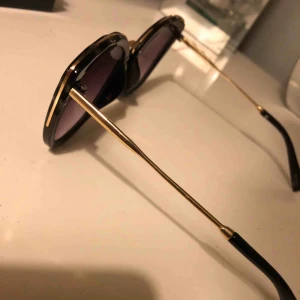  - Solglasögon inköpta på glitter för 79kr. Mitt pris 25kr!