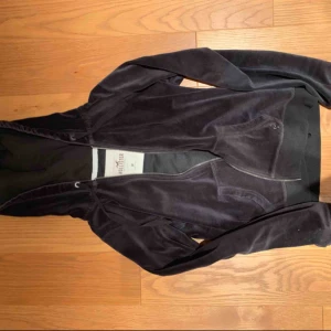  - Köpt för några år sedan, säljes för att det inte riktigt är min stil längre 💗 kan mötas i Stockholm eller frakta 