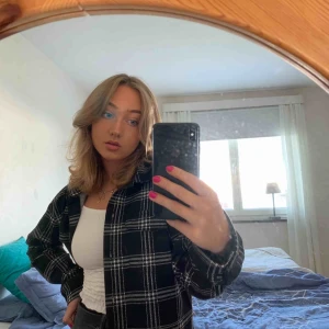  - Snygg skjortjacka från Gina storlek S💓