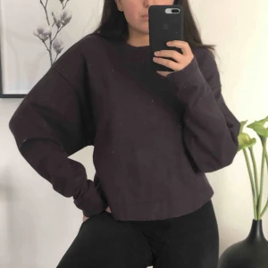  - Oversized tjocktröja med knyte i ryggen från Zara! Dm vid intresse 🥰