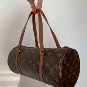 Lv väska - Tar emot prisförslag!! Lv papillon bag, köptes från vestiaire collective för ett tag sen men har inte kommit till användning! 