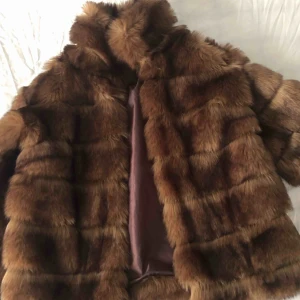  - Helt ny jacka endast provad, stor i storleken och riktigt skön