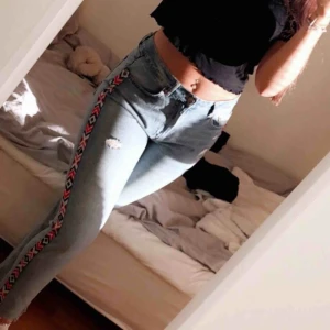  - Säljer dessa coola byxor från H&M, knappt använda. Köpare står för frakt🌸