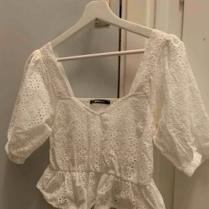  - Jättesöt topp från Ginatricot i storlek 34. Köparen står för frakt! :)