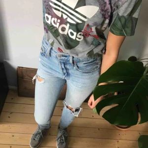  - För små för mig så därför jag säljer.  Jeans i fint skick från Levi’s!  Köpare står för frakt.