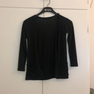 Lång blusar - Har använd den bara en gång och det är till barn från 9-10 åringar 