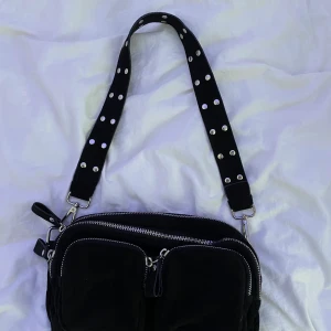 Väska - Väska från Gina tricot i bra skick. Köpare står för frakt💞