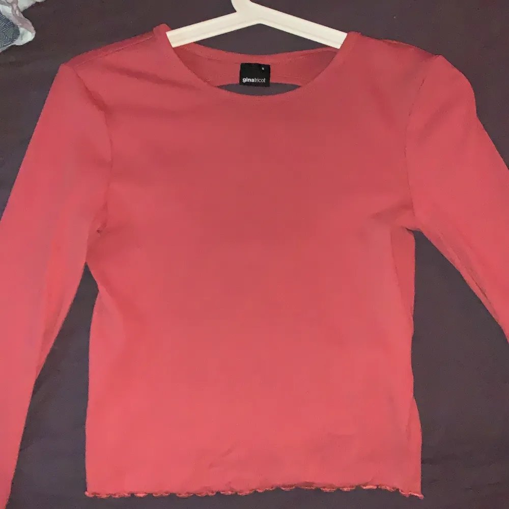 Jättefin rosa tröja ifrån Ginatricot i storlek S , använt 2 gånger. Tröjan är precis som ny. Pris: 65kr + Frakt💓 ( kan gå ner i pris vid snabb affär) . Tröjor & Koftor.