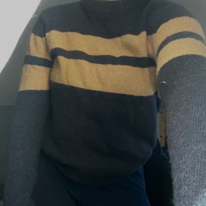 H&M tröja - Super mysig tröja i storlek S, stretch stickad tröja 