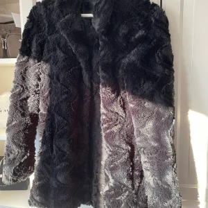 Superfin pälsjacka! - En jättefin pälsjacka som är supermjuk!