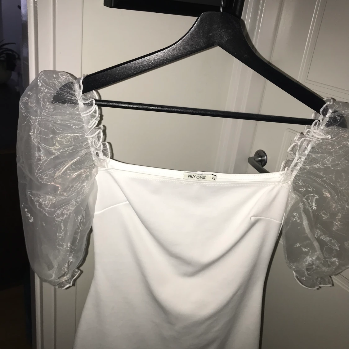 Vit sommar-klänning, Nelly, puffärm/ballongärm - 90