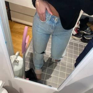 Bik bok jeans  - Fint skick. Aldrig använt dom. Nypris 599