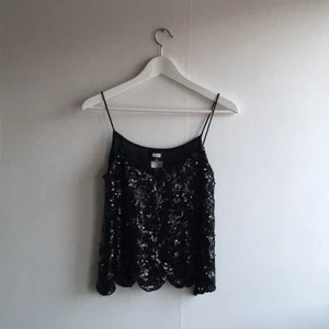  - Superfin paljettopp från bikbok!