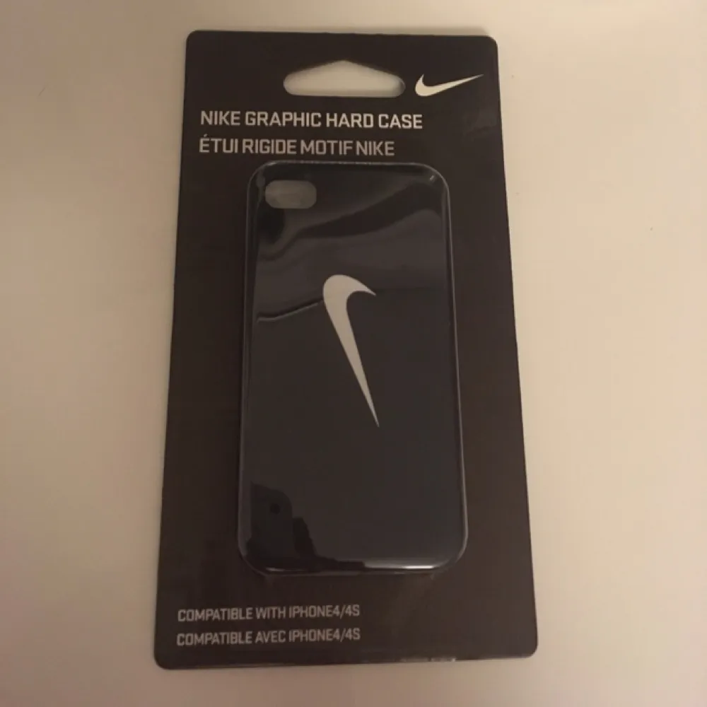Nytt iPhone 4 Nike mobilskal. . Accessoarer.