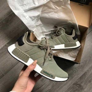  - Säljer mina nya nmd pga för små för mig. Använda 2-3 gånger, nästan som nya. 