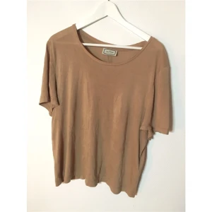 - Oversize t-shirt från Malene Birger. 