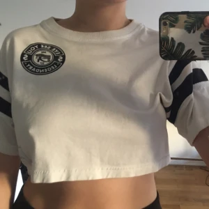  - Reebok Classic, köpt på Urban outfitters 