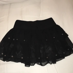  - Volangkjol aldrig använd