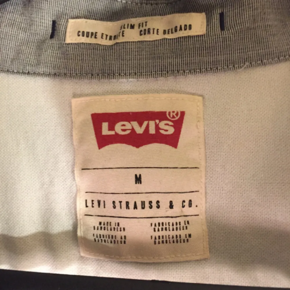 Helt ny Levi's skjorta (nypris 850kr) . Skjortor.