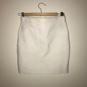  - Bandagekjol från bikbok, helt ny🕶 inklusive frakt