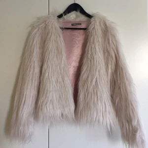  - Fusk pälsjacka